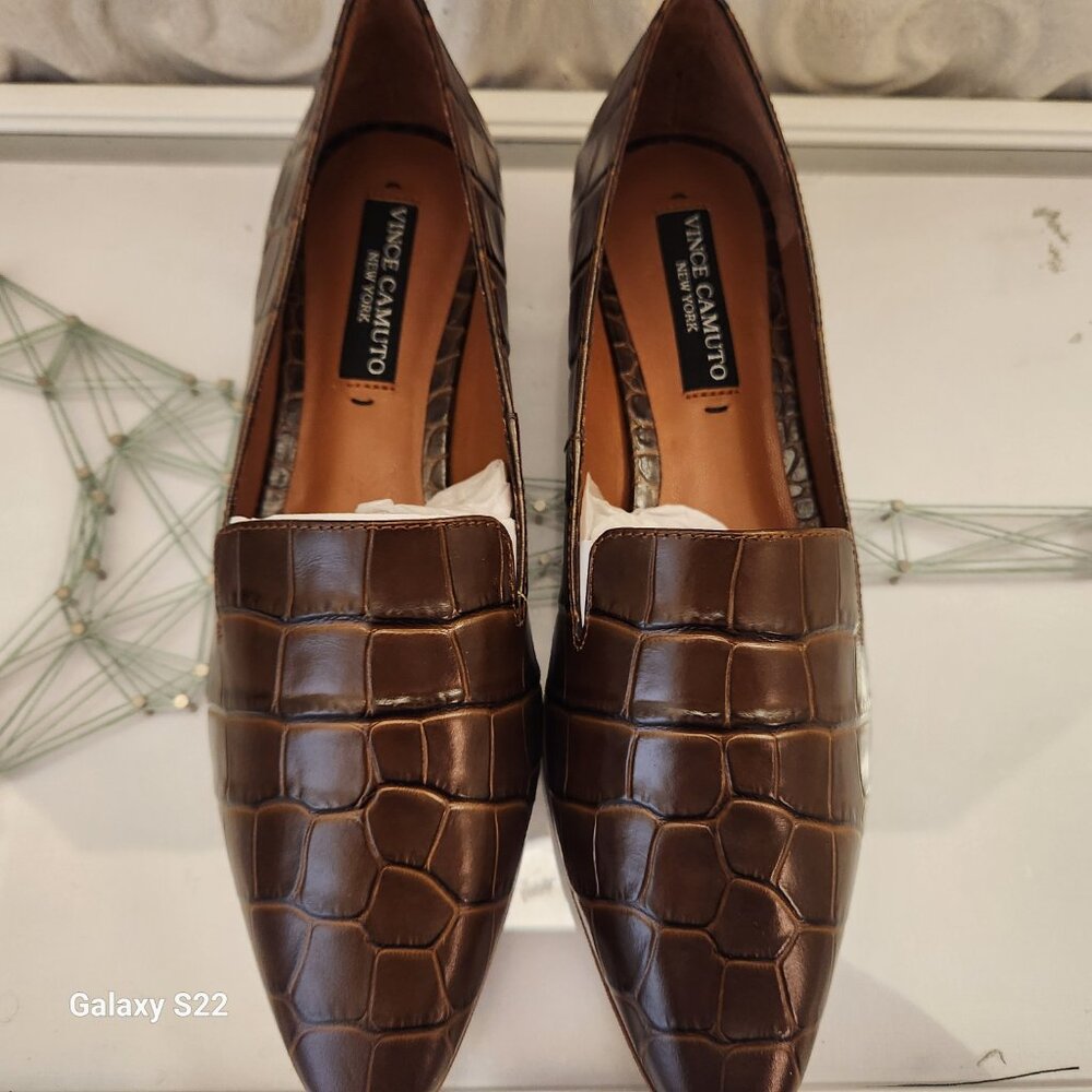 Vince Camuto "Kikie"Chocolate Brown Croco loafers. SOLD SOLD SOLD - Picture 3 of 10
